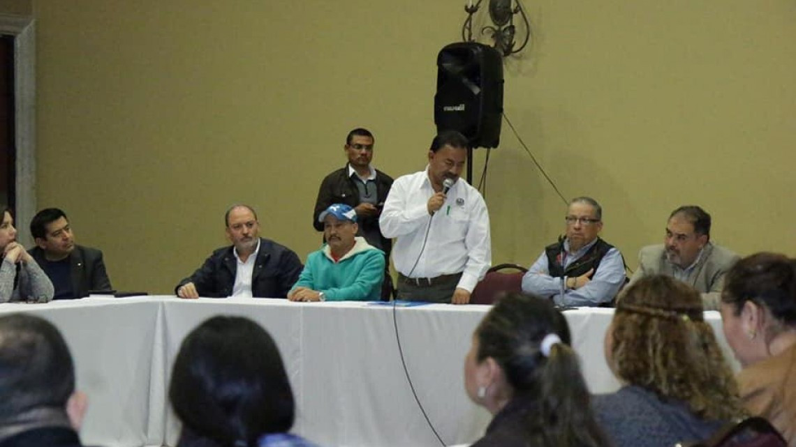 Empresarios y obreros inician pláticas conciliatorias