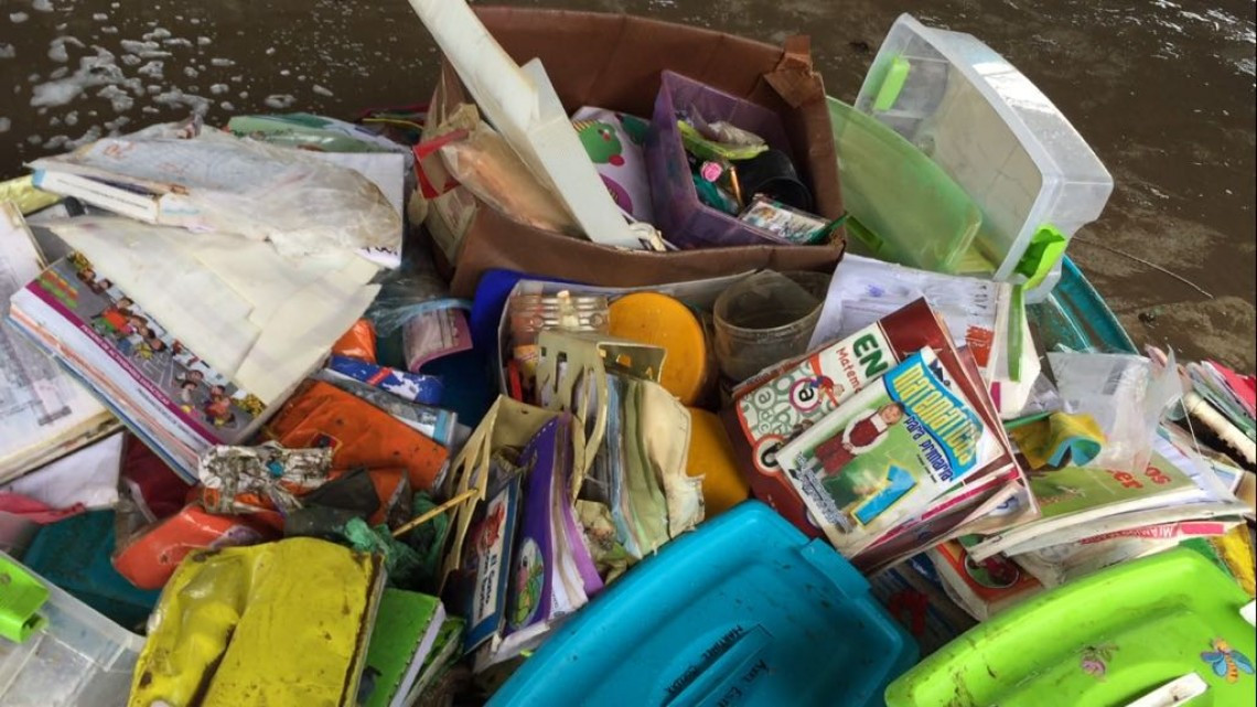 Estado apoyará con mobiliario para escuelas afectadas por inundación