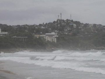 Cierran puerto de Acapulco a navegación menor por clima