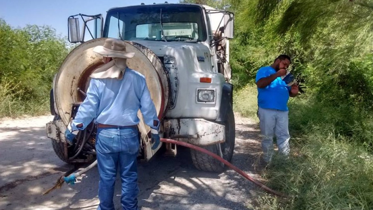 Comapa trabaja con equipo vactor