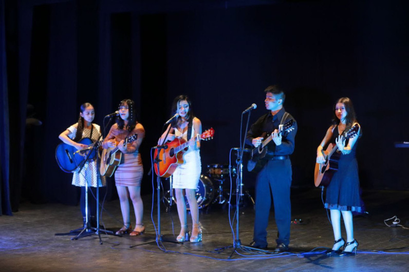 Exponen artistas locales trabajos y proyectos en Festival artístico 