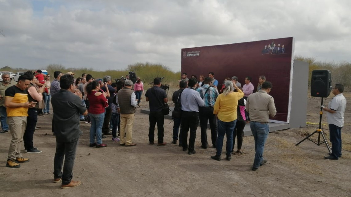 Alcalde Mario López hace entrega oficial de los primero lotes de la colonia STIRT