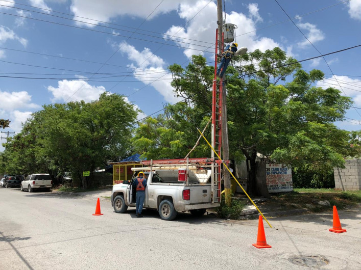 Demandan vecinos de la Voluntad y Trabajo energía eléctrica