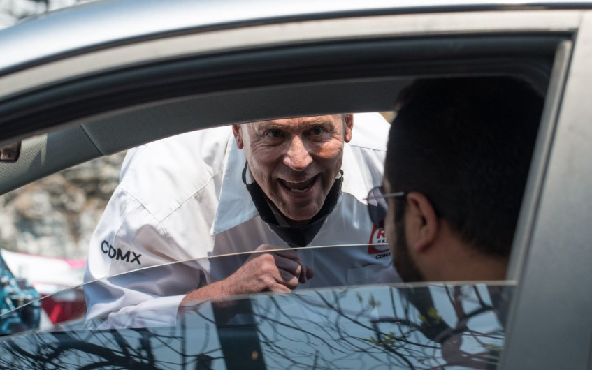 Alfredo Adame se vuelve viral en TikTok por su nuevo trend de insultar a fanáticos