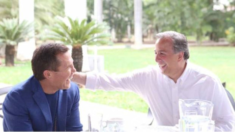 Explota Julio César Chávez por críticas tras foto con Meade