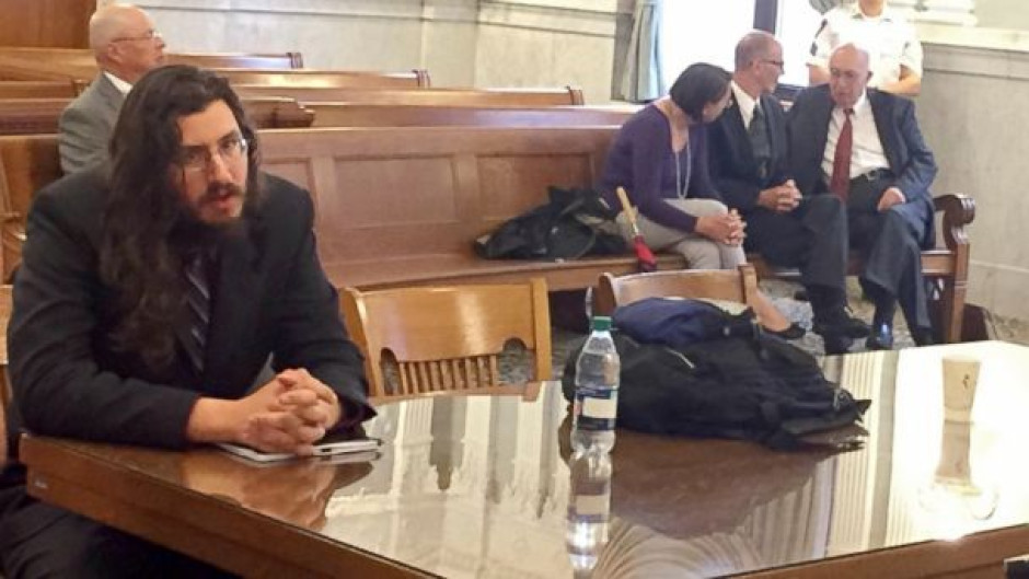 Empresa ofrece trabajo a hombre obligado a dejar casa de sus padres