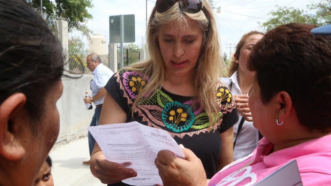 Inauguran pavimentaciones en la colonia Esperanza
