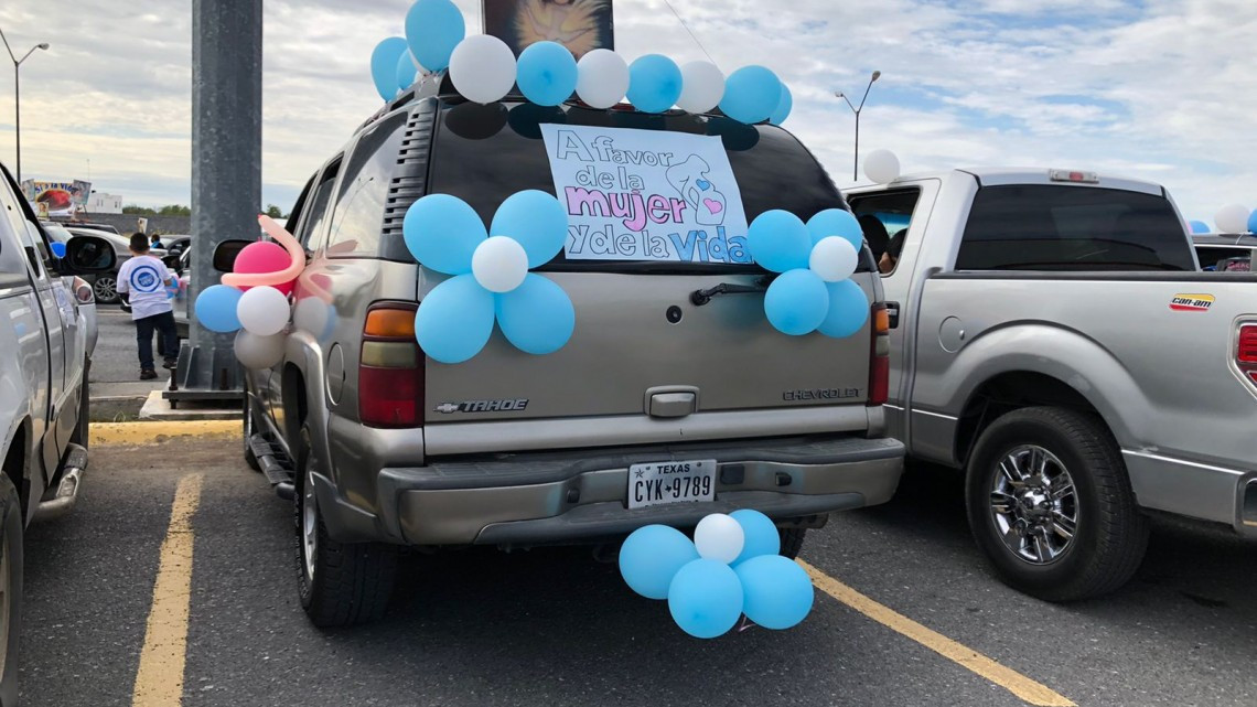 Diócesis de Nuevo Laredo realiza caravana de autos a favor de la vida 