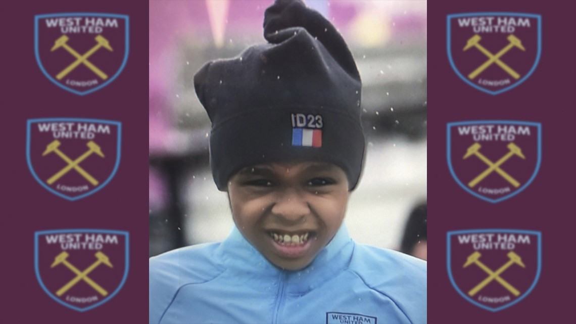 Presume West Ham foto de 'Chicharito' con filtro de bebé