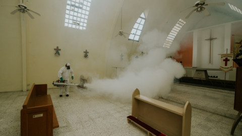 Realiza Ayuntamiento desinfección en edificios de organizaciones religiosas por COVID-19