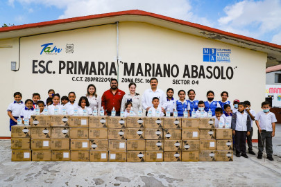 Apoya DIF Reynosa a más escuelas con entrega de gel antibacterial