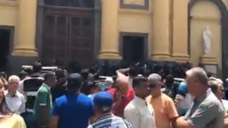 Ataque en catedral brasileña deja al menos cinco muertos