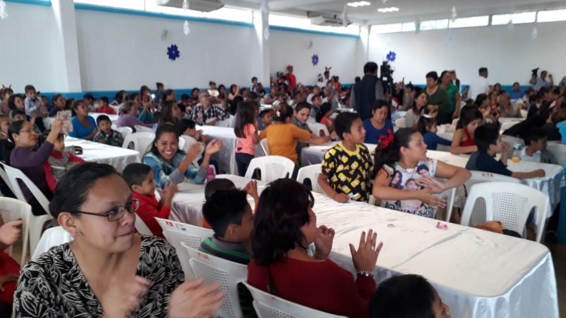 Celebran posada navideña integrantes del CRI Altamira