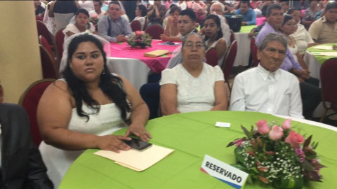 Reciben acta de matrimonio 115 parejas en Tampico 