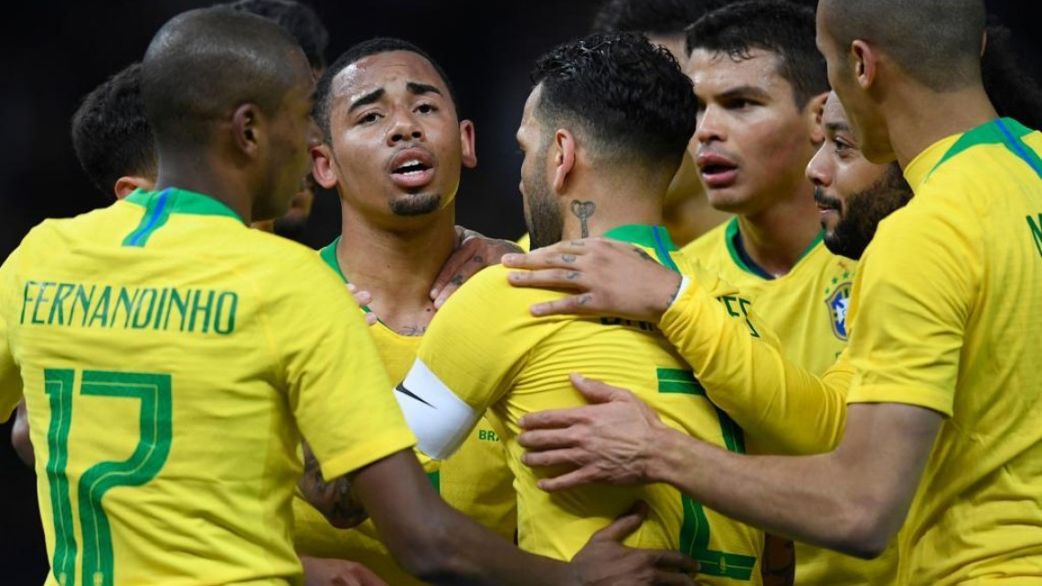 Brasil sorprende y vence al campeón del mundo