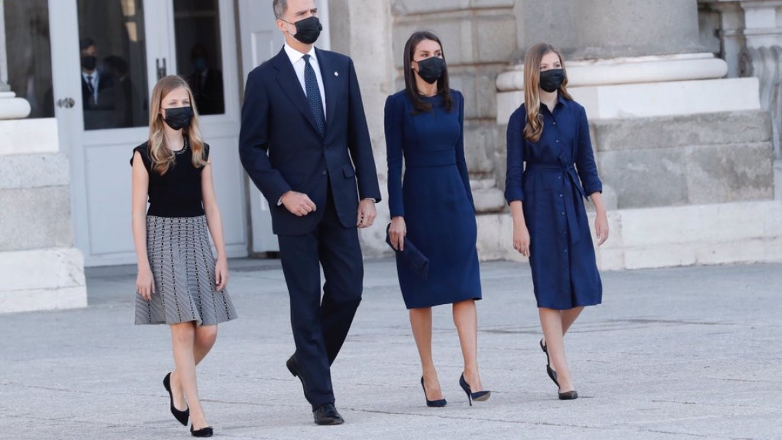 Homenajean a víctimas de COVID-19 en España