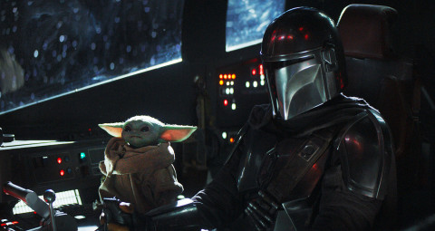Baby Yoda se convierte en video viral por tierna escena