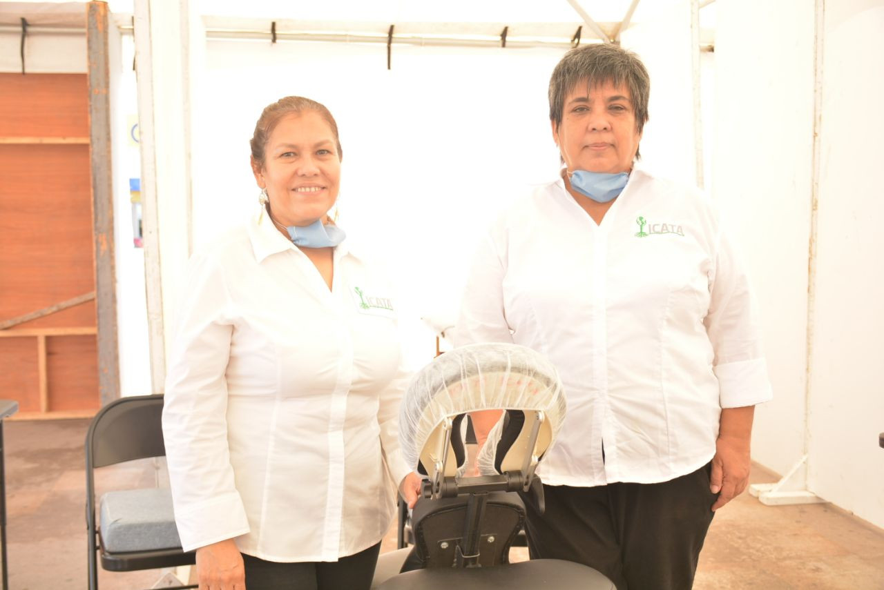 Realizan cortes de pelo a cambio de donativos para damnificados