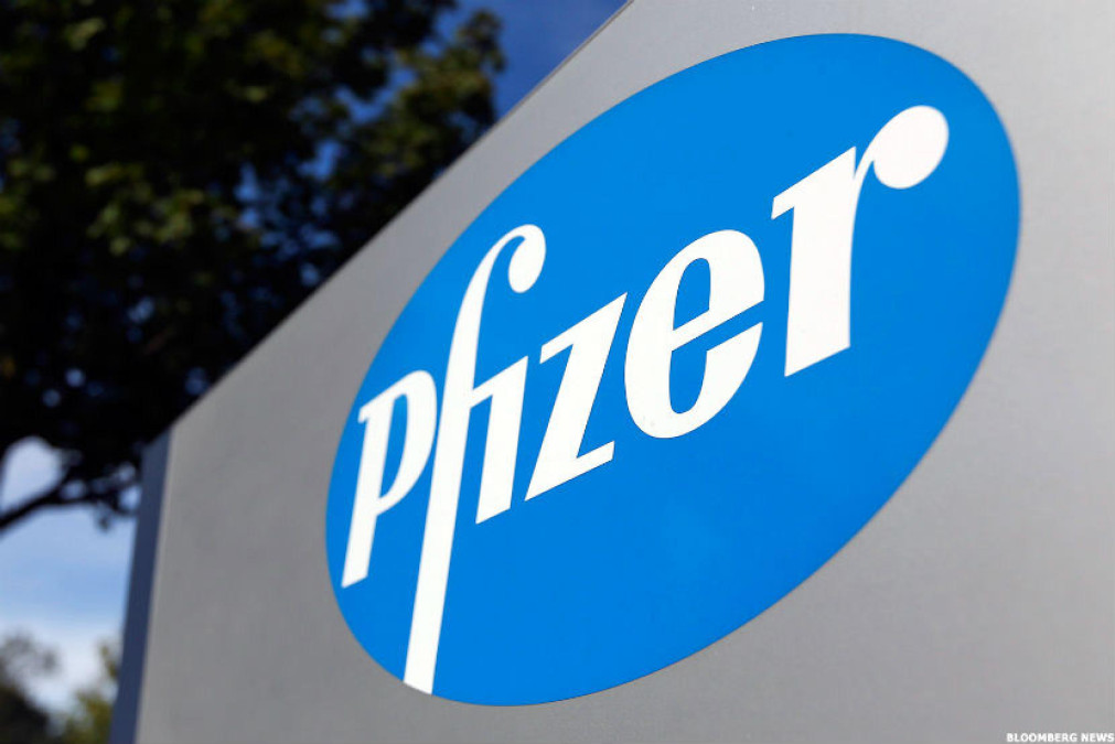 Trump acusa a Pfizer de aprovecharse de los pobres