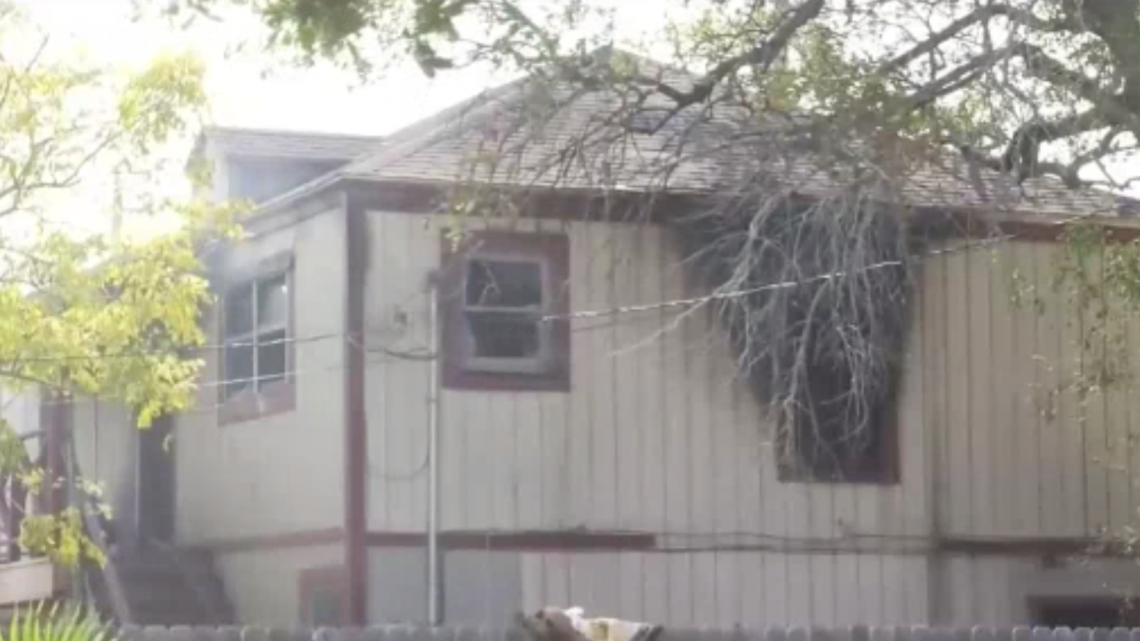 Un voraz incendio se desató en una vivienda en Harlingen