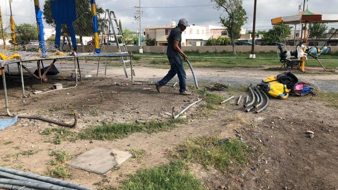 Desalojan a comerciantes del parque Periférico 