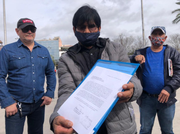 Piden apoyo jubilados de Comapa con pago de sus finiquitos