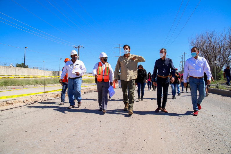 Continúa Carlos Peña Ortiz recorrido de supervisión de obras en la ciudad