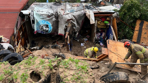 Derrumbe por lluvias en Tijuana deja al menos dos muertos