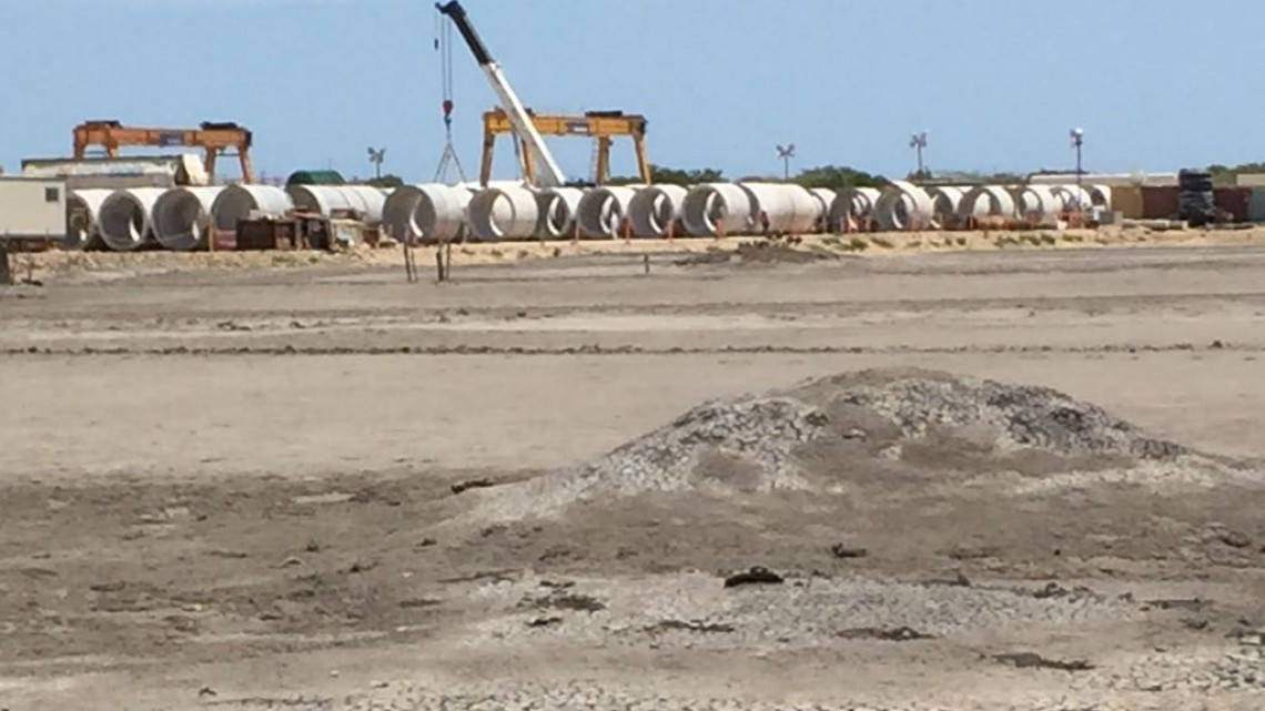 Buscan solución a posible contaminación por introducción de tubería