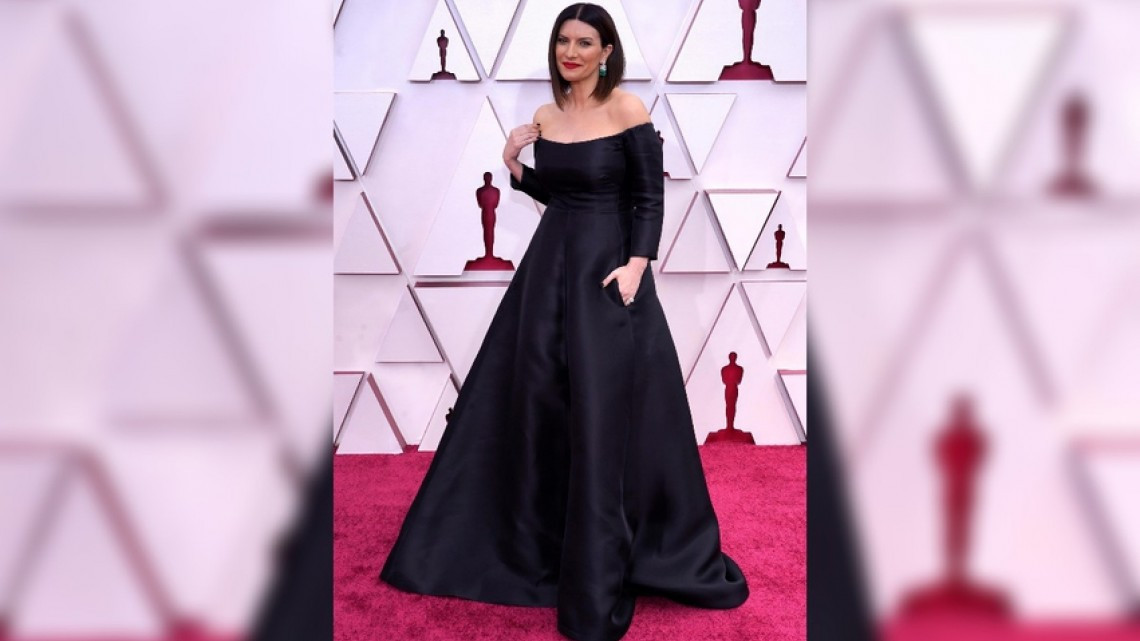 Así lucen las estrellas en la alfombra roja de los Premios Oscar 2021