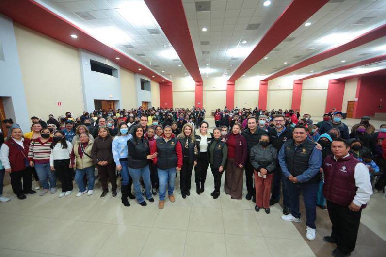 Beneficia Gobierno Municipal a más de 200 ciudadanos con Anteojos graduados 