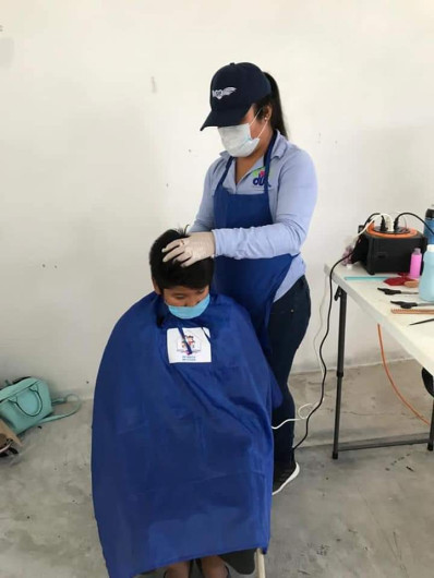 "DIF Reynosa en Tu Casa" beneficia con cortes de cabello gratuito a menores y adultos