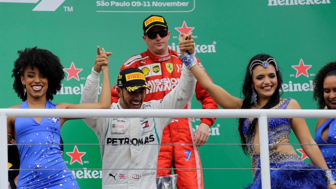 Lewis Hamilton se lleva el GP de Brasil, Checo Pérez termina en décima posición