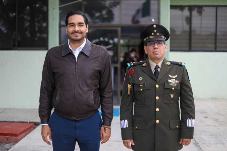 Asistió Carlos Peña Ortiz a ceremonia de cambio de mando en la VIII zona militar 