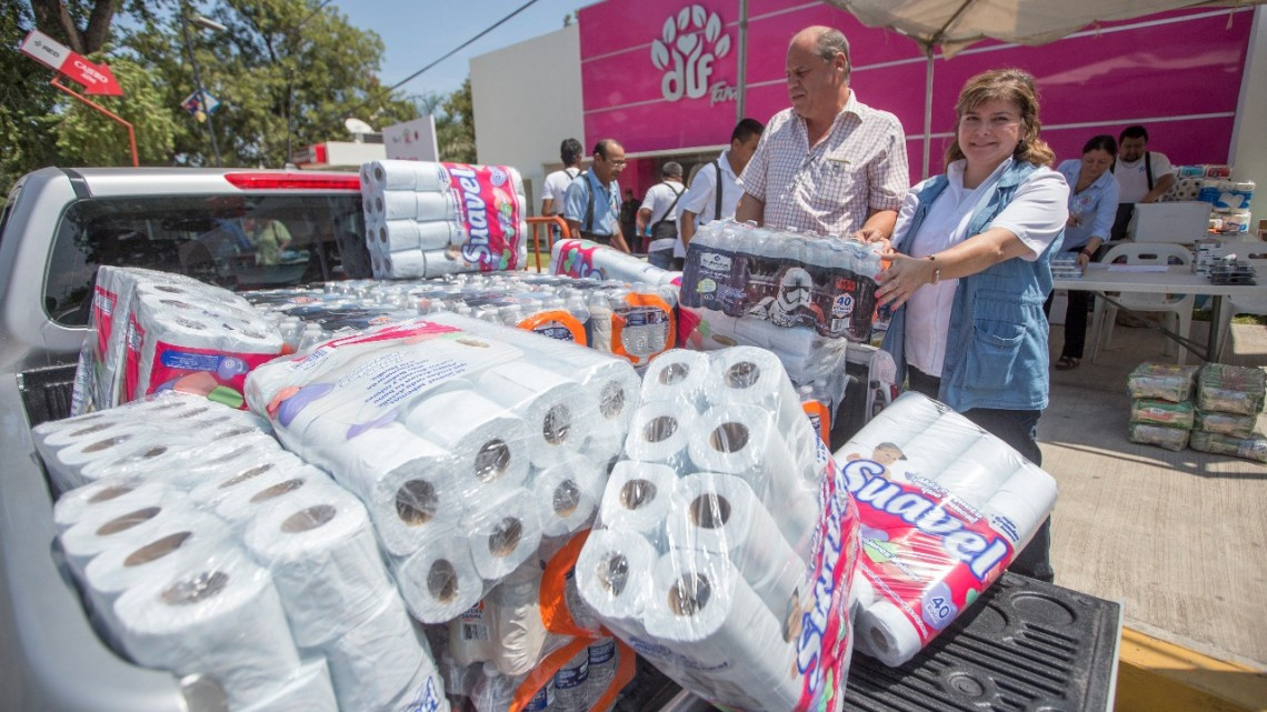 Gran participación de Tamaulipecos en centro de acopio del DIF