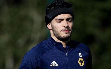 Técnico de los Wolves habla sobre la protección en la cabeza de Raúl Jiménez