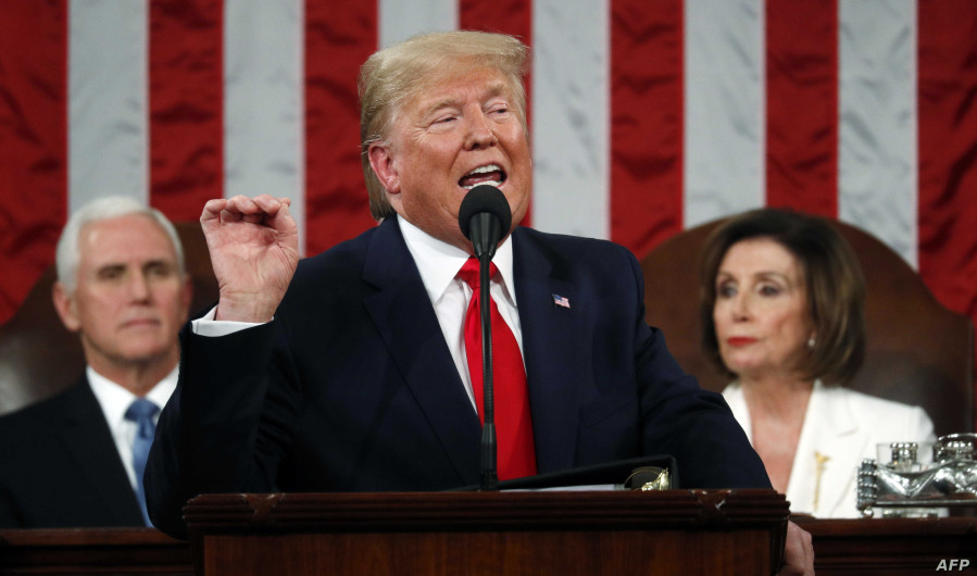 Trump promete 500 millas de construcción en el muro en un año