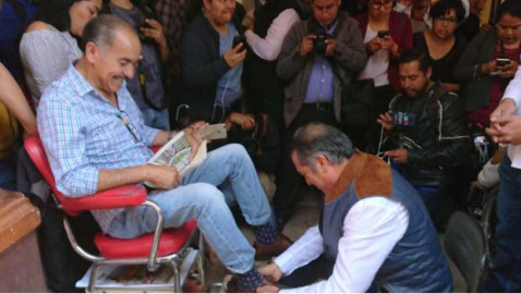 ‘El Bronco’ recuerda su pasado bolero