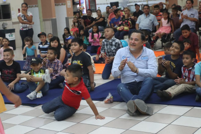 Maquiladoras inician festejos para los niños junto a Alberto Lara