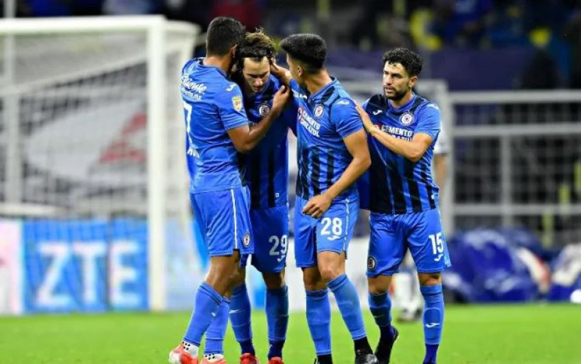Cruz Azul y Pachuca reparten puntos en el Azteca 