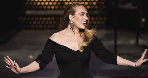 Adele reaparece en Saturday Night Live y sorprende a sus fanáticos 