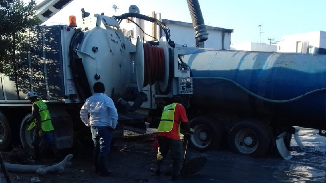 COMAPA dio mantenimiento correctivo en drenaje de Balcones de Alcalá