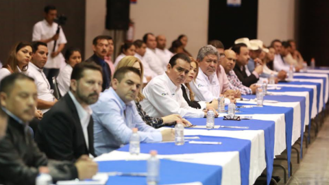 Convoca Gobernador a alcaldes a hacer frente contra coronavirus