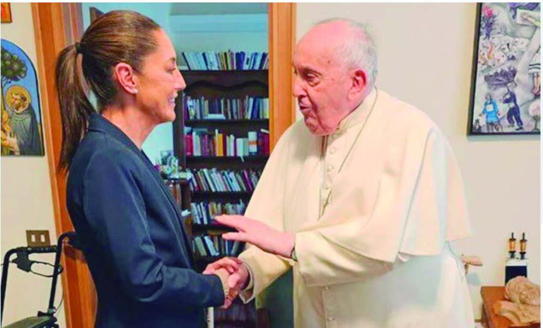 Sheinbaum reitera buenos deseos para el Papa; critica a detractores