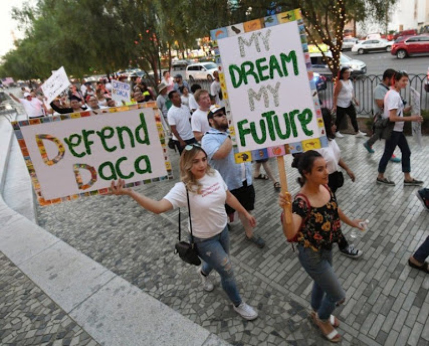 Juez ordena a Trump, restablecer DACA conpletamente