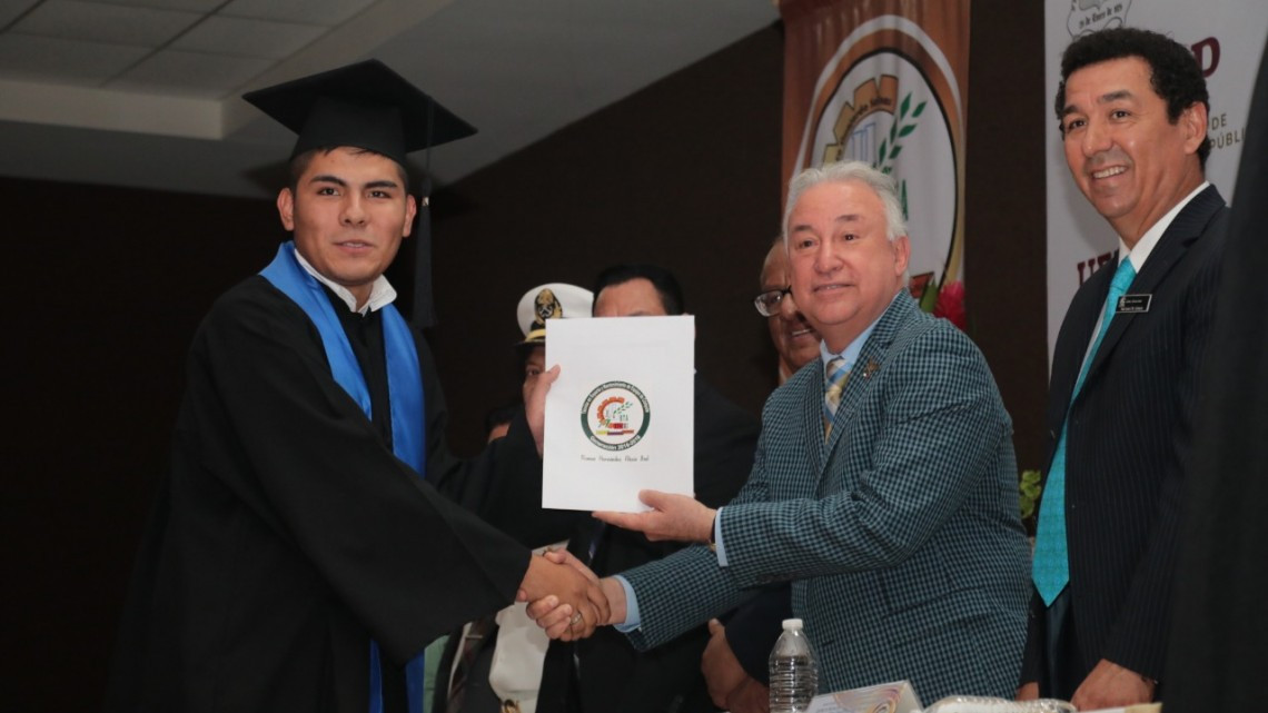 Asiste Mario López a graduación del CBTA 274 que llevó por nombre “Lic. Héctor Martín Garza González”