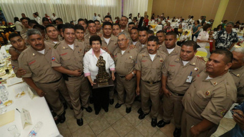 Anuncia Magdalena Peraza incremento salarial para bomberos de Tampico