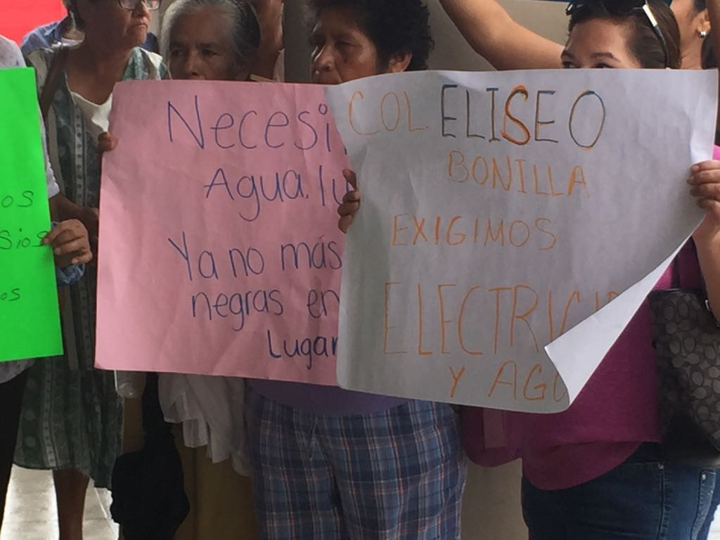 Colonos piden introducir servicios básicos en sus sectores