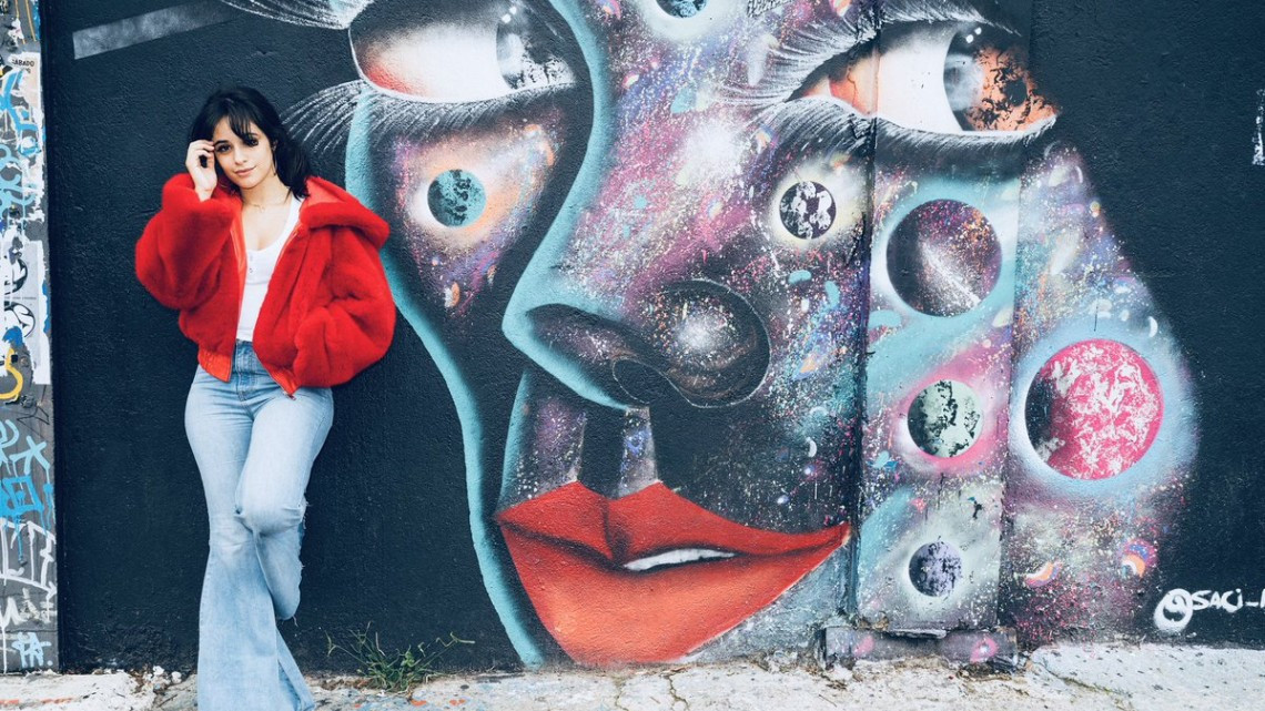 Camila Cabello en las calles de Brasil