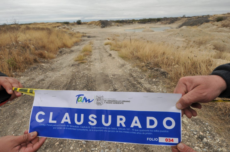 Gobierno del Estado clausura banco de material de caliche